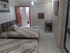 Chambre avec lits jumeaux, vue ville