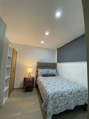 Room - Vrbo Property (San Salvador)