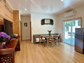 Dining - Hacienda Quiet detached house 18 miles from Disney (Hacienda Heights)