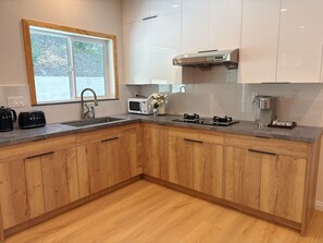 Private kitchen - Hacienda Quiet detached house 18 miles from Disney (Hacienda Heights)