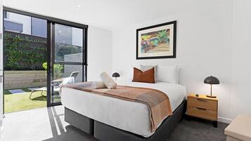 2 habitaciones, tabla de planchar con plancha, wifi y ropa de cama