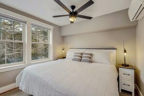 4 Schlafzimmer, Bügeleisen/Bügelbrett, Internetzugang, Bettwäsche