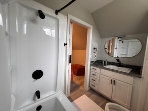 Hair dryer, towels, soap, toilet paper - A Little Country w/ A Little Beach (BOLIVIA)