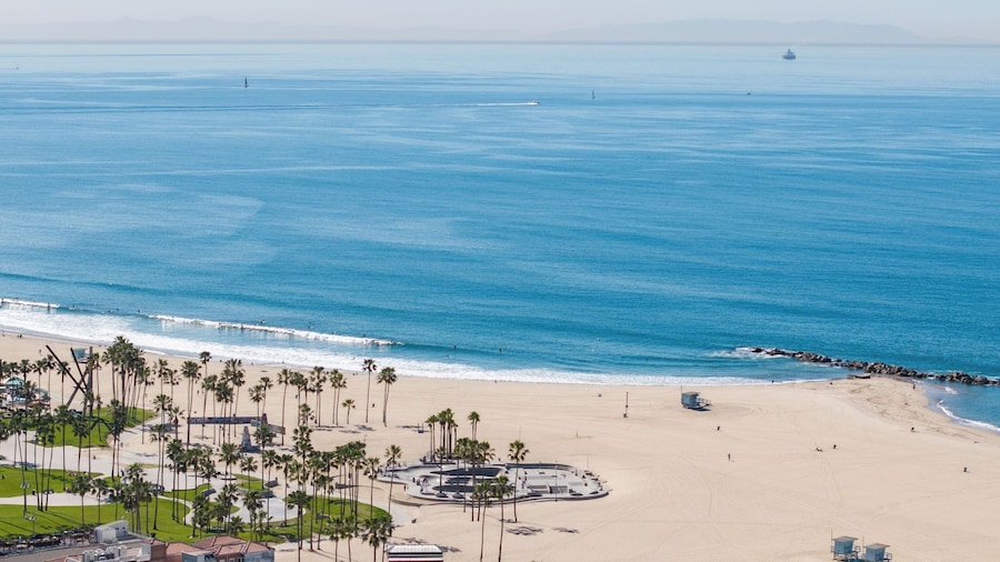 Brooks Avenue by Avantstay Walk to Venice Beach + Boardwalk Firepit + EV Charger