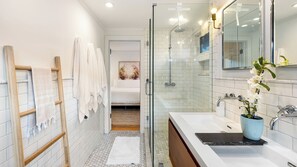 Interior - Brooks Avenue by Avantstay Walk to Venice Beach + Boardwalk Firepit + EV Charger (Venice)