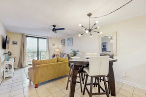 Living area - Oceanview condo with pool, private balcony, W/D - steps to beach (Myrtle Beach)