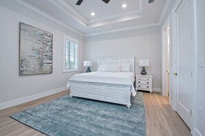 5 habitaciones, tabla de planchar con plancha y cuna de viaje 