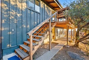 Exterior - Idyllwild Overlook – Scenic Hideaway with Hot Tub and Open Sky (Idyllwild-Pine Cove)