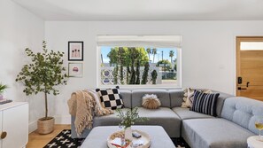 House (3 Bedrooms) | Interior - Lewis Oasis by Avantstay Private Pool + Firepit + Ping Pong Mins to Old Town + Dining (Scottsdale)