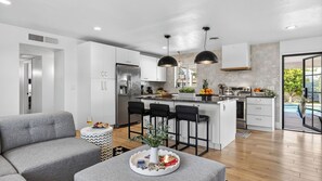 House (3 Bedrooms) | Interior - Lewis Oasis by Avantstay Private Pool + Firepit + Ping Pong Mins to Old Town + Dining (Scottsdale)