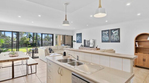 Elsinor 4 Located a short stroll from Lake Mulwala and the popular local clubs.