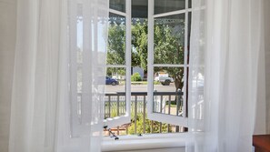 Interior - Audrey's Of Beechworth NEW Listing (Beechworth)