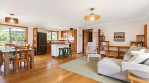 Interior - Blue Moon, Beechworth (Beechworth)