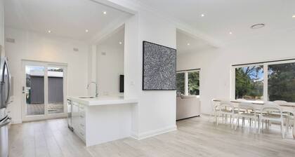 Wake up to a sweeping vineyard setting, perfect for 2-8 guests, 4 bed/2bath