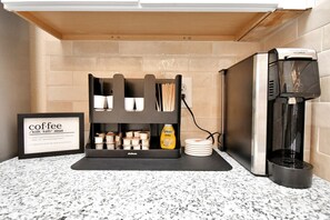 Interior - Houston 4BR Retreat | King Bed • Fast WiFi (Houston)