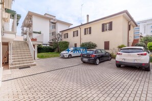 Property grounds - -Villa Mirka- °Renovated° 50 mt from the beach (Jesolo)