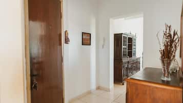 Classic Apartment, City View | Interior