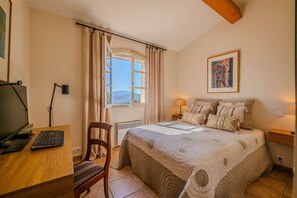 Free WiFi - GRIMAUD – BEAUTIFUL PROVENCAL VILLA IN THE HEART OF THE VILLAGE (GRIMAUD)