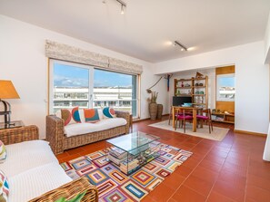 TV - Charming Marina Apartment, Walk to Old Town (Lagos)