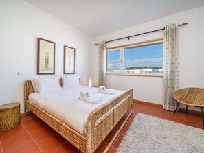 Iron/ironing board, Internet, bed sheets - Charming Marina Apartment, Walk to Old Town (Lagos)
