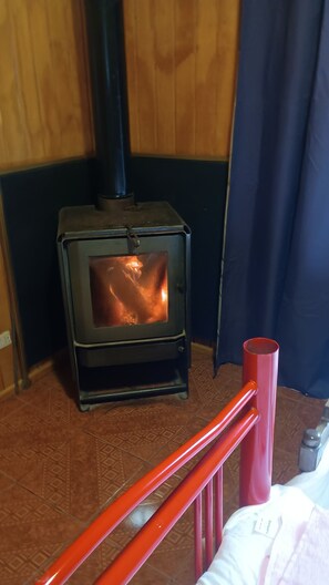 Kahden hengen perushuone (kaksi sänkyä), näköala pihalle | Sisätilat