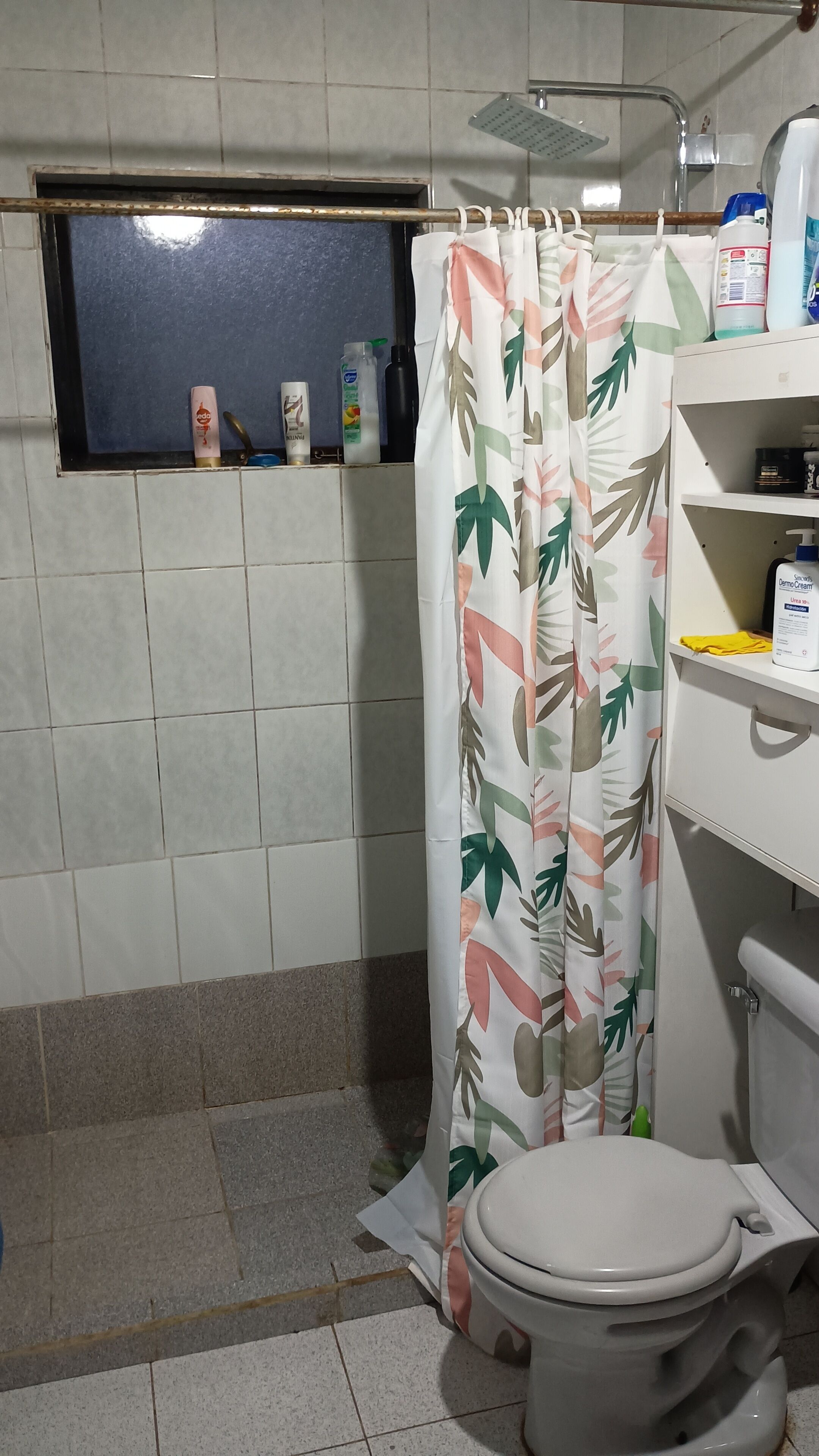 Kahden hengen classic-huone, näköala mäelle | Kylpyhuone