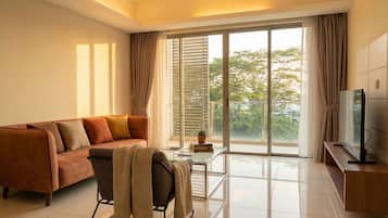 Standard Apartment, 3 Bedrooms | Living area