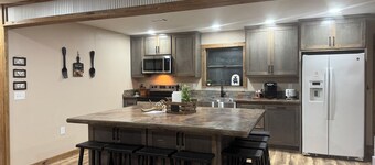 OZARK RETREAT: SxS Paradise! Sleeps up to 12 - [SEE NIGHTLY RATE DETAILS BELOW]