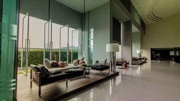 Appart'hôtel, 2 chambres, balcon | Salle de séjour