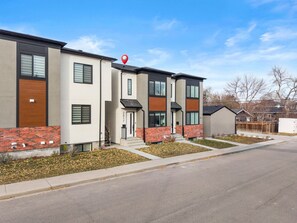 Exterior - 2817 listing (Calgary)