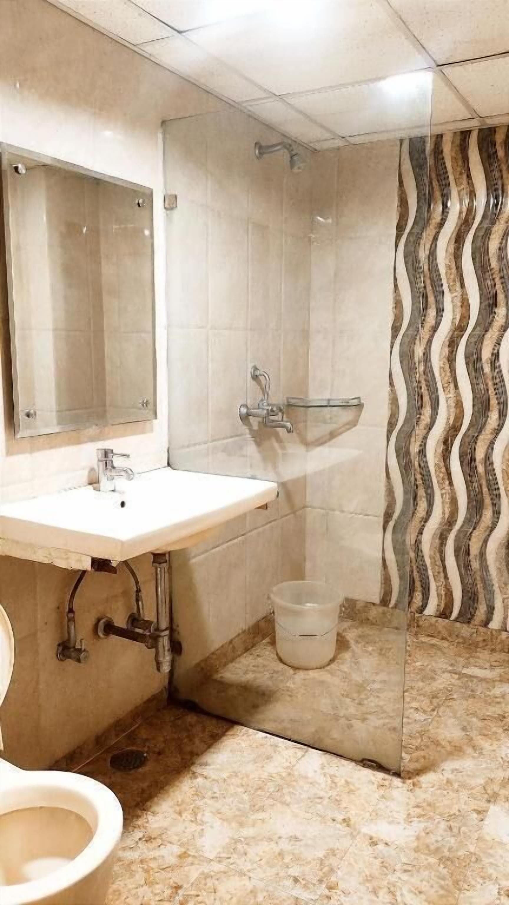 Double Room, Roll-in Shower, Air conditioning | Bathroom