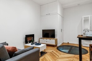 TV - TheBlueStay 259 - Stunning Apartment in Paris 4 (Paris)