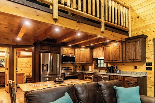 New Cabin w/ Hot Tub + ATV Trails Near Pine Creek