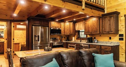 New Cabin w/ Hot Tub + ATV Trails Near Pine Creek