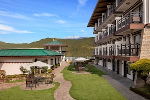 Outdoor dining - Welcomhotel By ITC Hotel Denzong Regency (Gangtok)