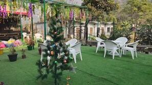 Outdoor dining - Royal Resort Siyana (Rishikesh)