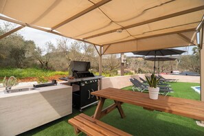 Outdoor dining - Villa Pasiphae - Villa 3 km from the sea (Georgioupolis)