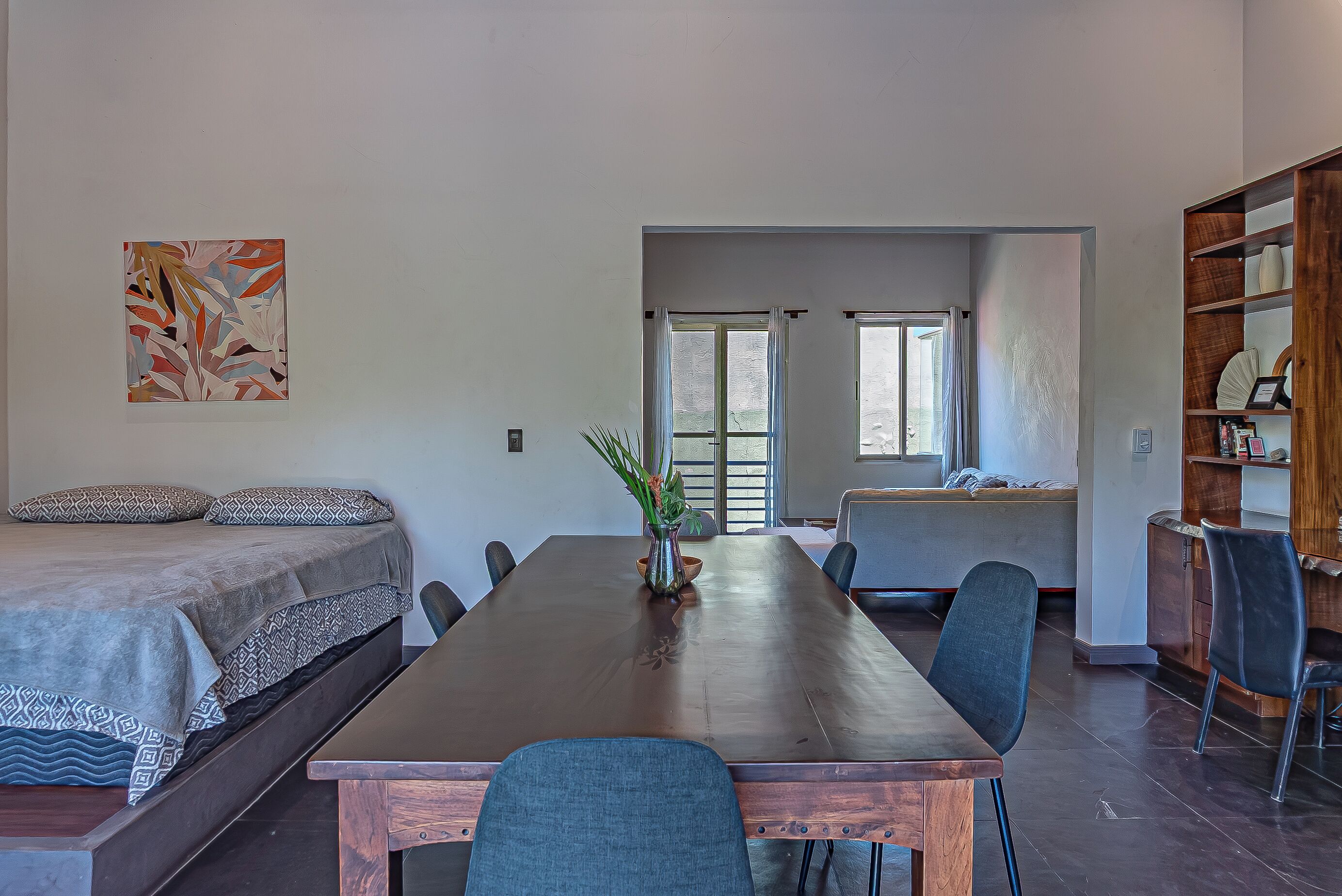 2 bedrooms, iron/ironing board, internet, bed sheets