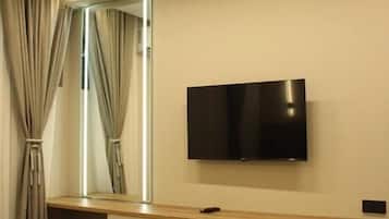 Quarto casal, vista para o pátio | Parte interna