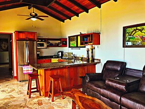 Living area - Stunning Ocean View House with Pool, Outdoor Kitchen, and Rancho (Savegre de Aguirre)