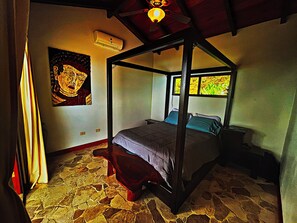 Room - Stunning Ocean View House with Pool, Outdoor Kitchen, and Rancho (Savegre de Aguirre)