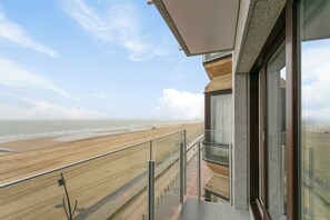 View from property - Apartment in Blankenberge With Sea Views (Blankenberge)