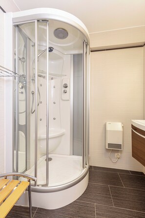 Comfort Apartment, 2 Bedrooms | Bathroom | Shower - Apartment in Blankenberge by Marina Views (Blankenberge)