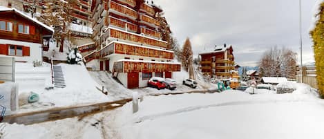 Esterni