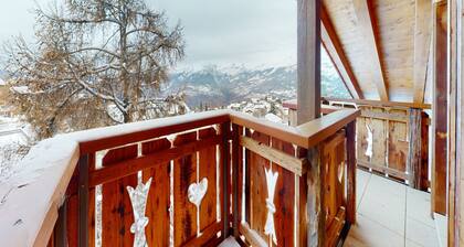 Apartment in Central Location With Views