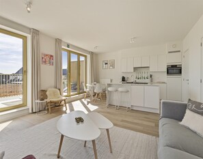 Classic Apartment, 2 Bedrooms | Living room - Flat in Blankenberge Near the Beach (Blankenberge)