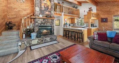 Lakeside Haven- Luxury Retreat Near