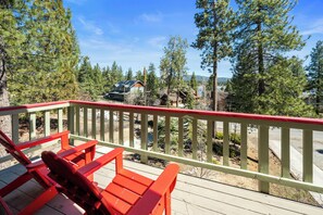 Stuga Signature - 4 sovrum - bubbelpool - utsikt mot bergen | Utsikt från rummet