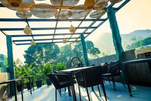 Tempat makan outdoor