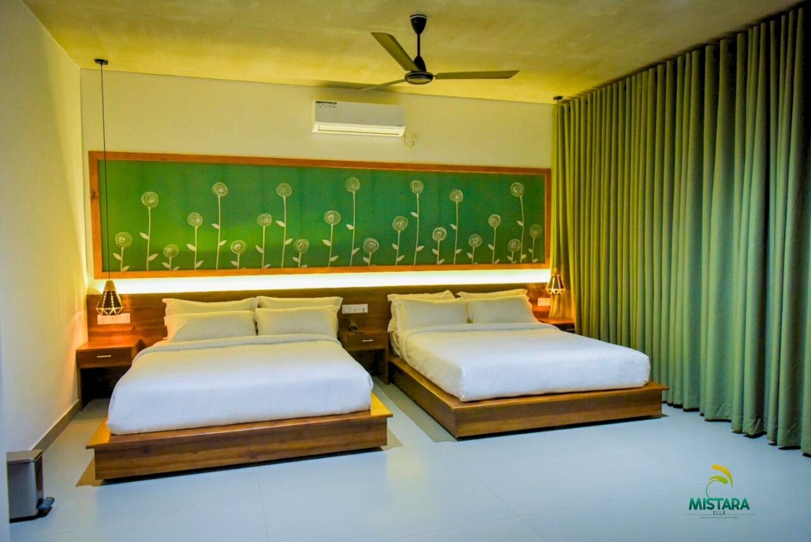 Kamar Double atau Twin Mewah, balkon, pemandangan gunung